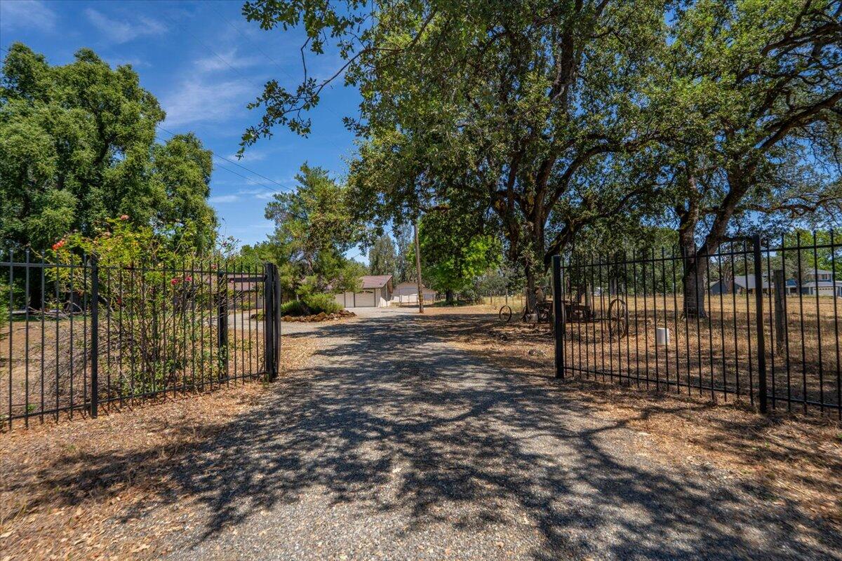 9871 Deschutes Road Palo Cedro, CA 96073 - Photo 61 of 80 92-Gated Entry