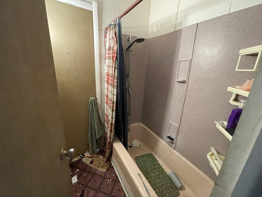 117 Easter Hill Drive Grand Junction, CO 81507 - Photo 11 of 21 a bathroom with a shower and a sink