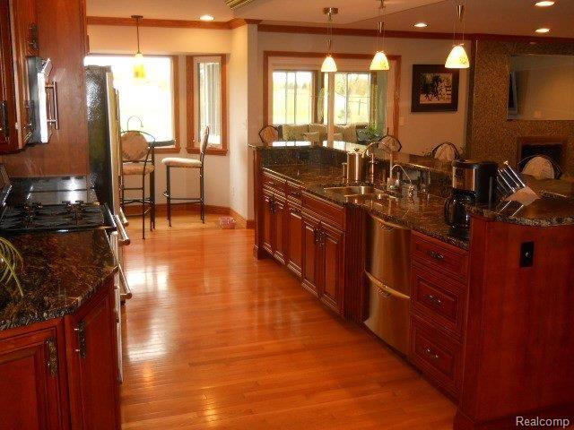 8174 East Bristol Road Davison, MI 48423 - Photo 20 of 39 kitchen lovers dream.jpg
