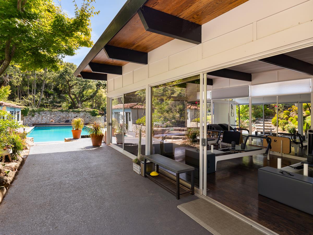 862 Chiltern Road Hillsborough, CA 94010 - Photo 40 of 58 Gallery Image 40