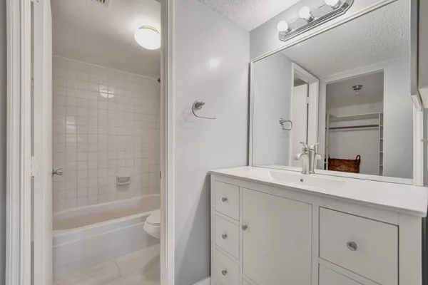 $190,000 | 9470 Poinciana Place, Unit 308, Davie, FL 33324