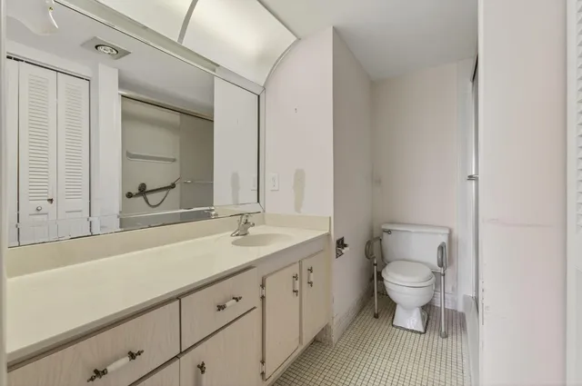 $99,999 | 4030 Lincoln B, Boca Raton, FL 33434