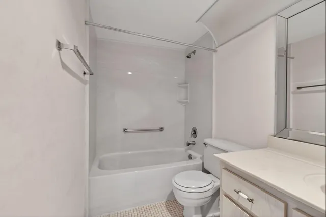 $99,999 | 4030 Lincoln B, Boca Raton, FL 33434