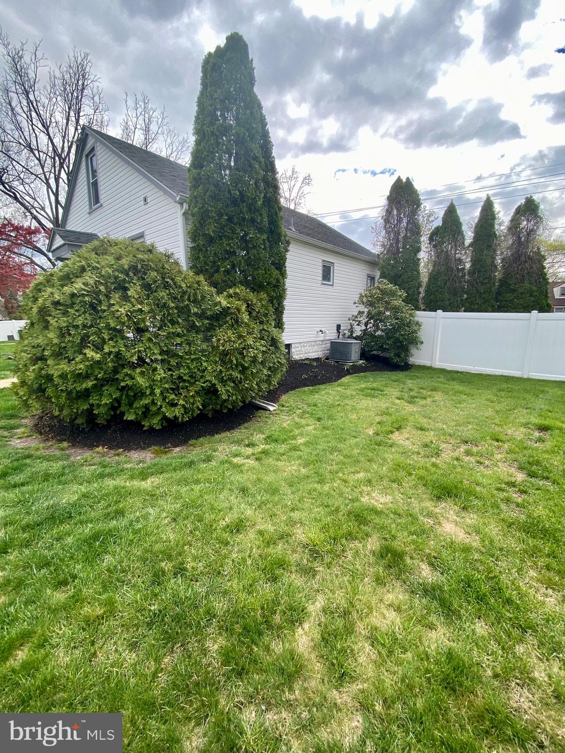 625 Good Intent Road Blackwood, NJ 08012 - Photo 5 of 49 Mature Landscaping