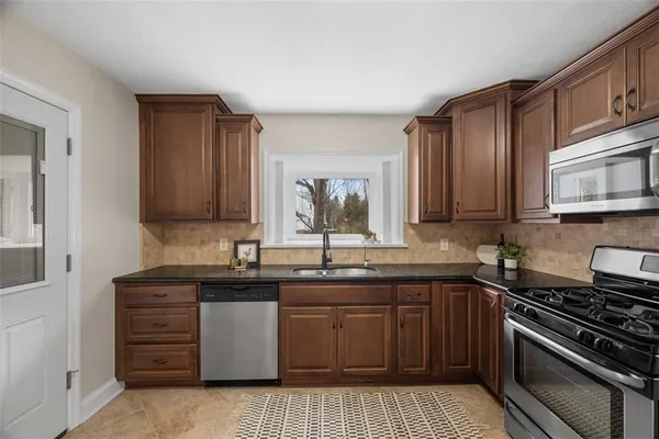 $260,000 | 600 Camp Meeting Road, Sewickley, PA 15143