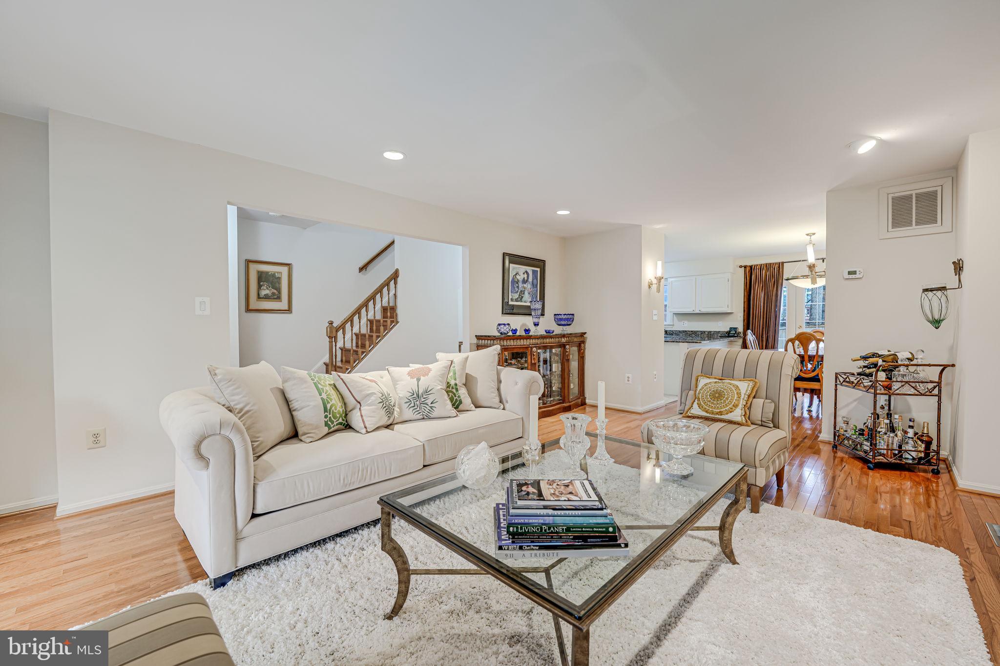8573 Raglan Road Vienna, VA 22182 - Photo 6 of 13 Gallery Image 6