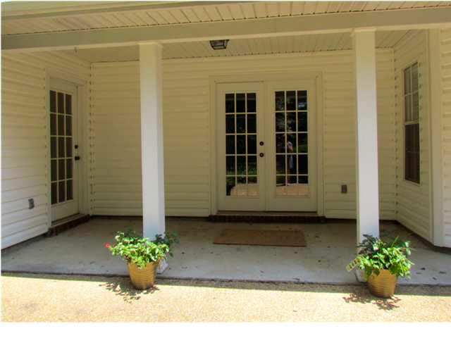 107 Oak Ridge Circle Madison, MS 39110 - Photo 20 of 25 Beautiful Covered Patio with Columns