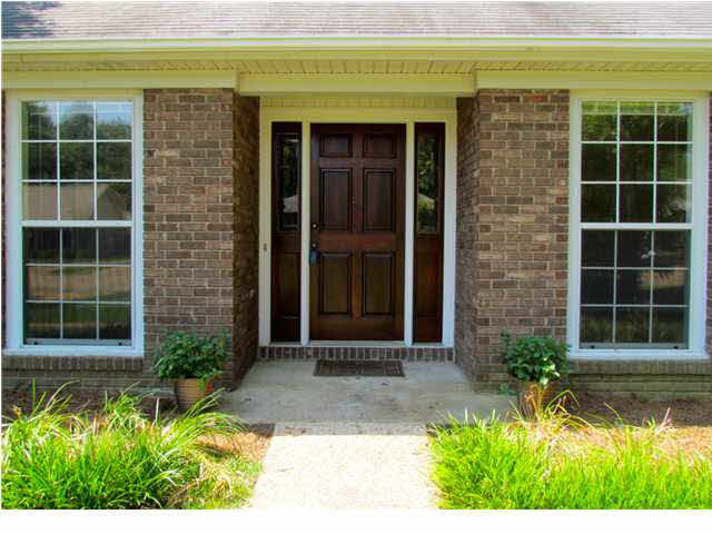 107 Oak Ridge Circle Madison, MS 39110 - Photo 4 of 25 Pretty wood front door