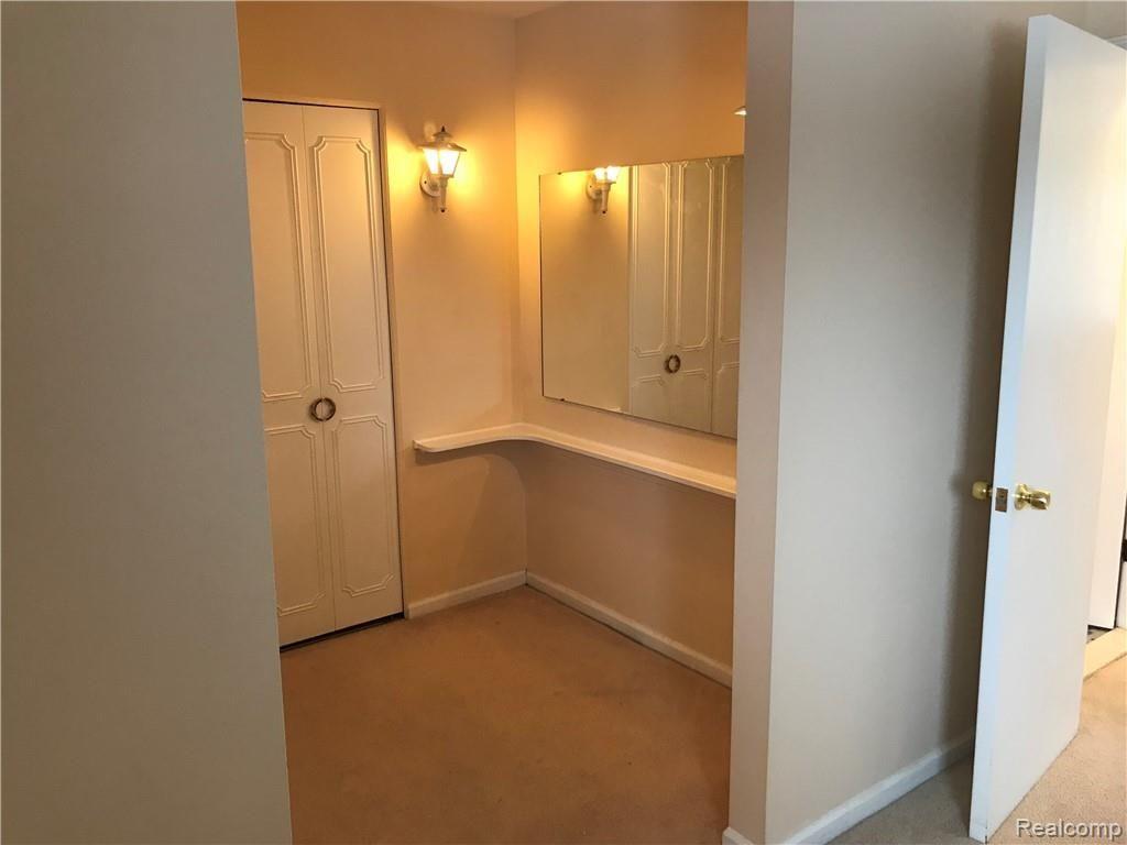 100 West Hickory Grove Road Bloomfield Hills, MI 48304 - Photo 17 of 21