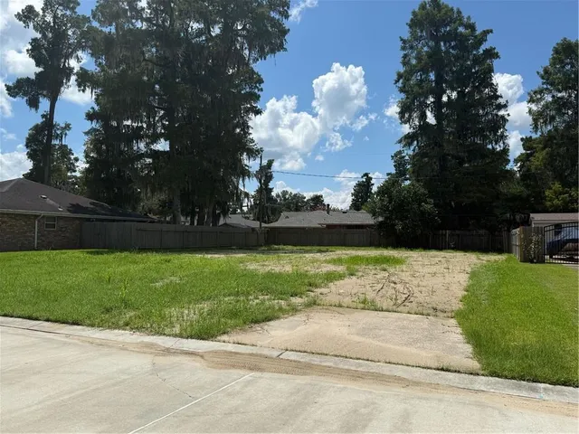 $129,900 | 189 Dunleith Drive, Destrehan, LA 70047