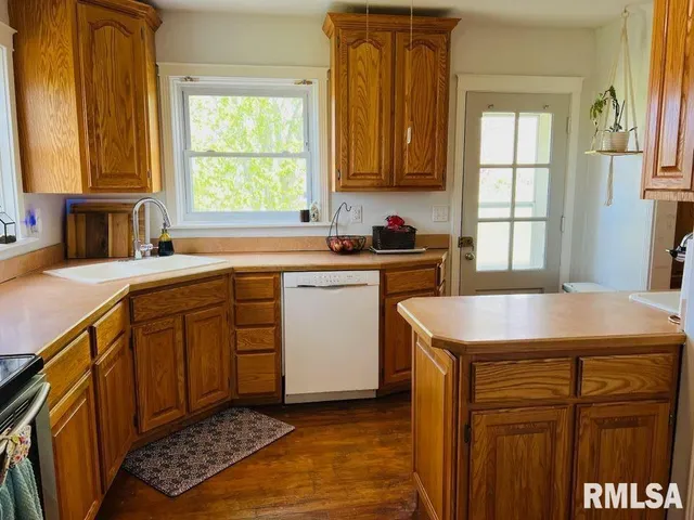 $359,000 | 603 Country Club Drive, Hannibal, MO 63401