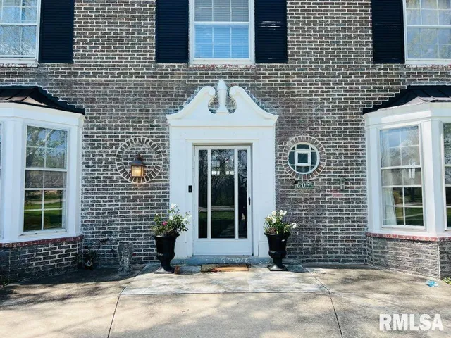 $359,000 | 603 Country Club Drive, Hannibal, MO 63401