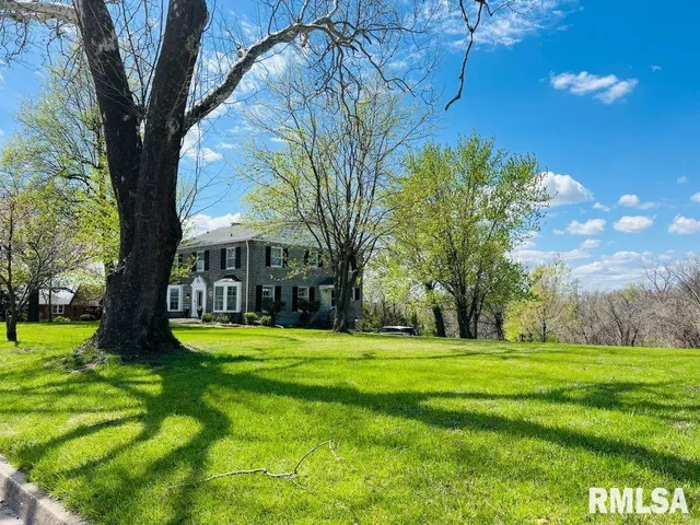 $359,000 | 603 Country Club Drive, Hannibal, MO 63401