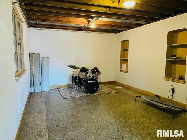 $359,000 | 603 Country Club Drive, Hannibal, MO 63401