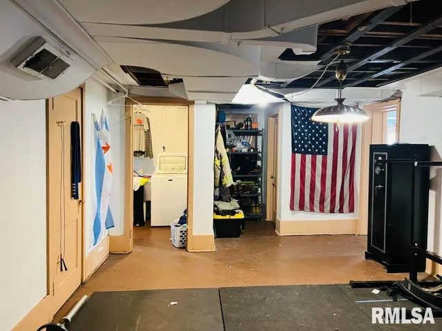 $359,000 | 603 Country Club Drive, Hannibal, MO 63401