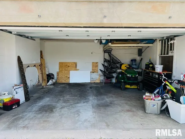 $359,000 | 603 Country Club Drive, Hannibal, MO 63401