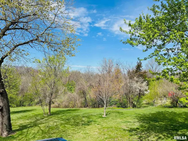 $359,000 | 603 Country Club Drive, Hannibal, MO 63401