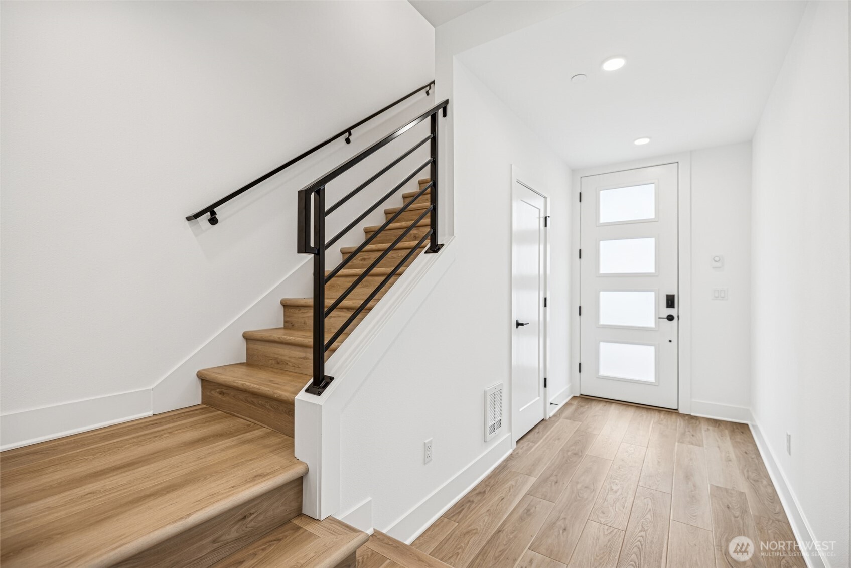 18805 99th Court Northeast, Unit E Bothell, WA 98011 - Photo 4 of 36