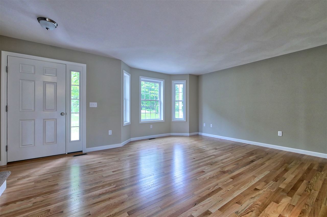 61 A Windham Road Hudson, NH 03051 - Photo 3 of 25