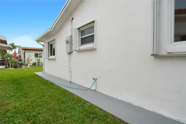 $2,400 | 4510 Northwest 49th Drive, Tamarac, FL 33319