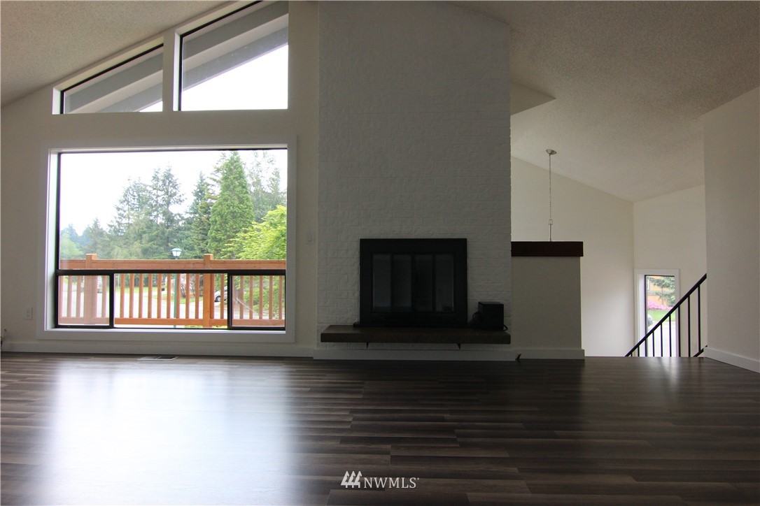 16647 160th Place Southeast Renton, WA 98058 - Photo 2 of 17 Gallery Image 2