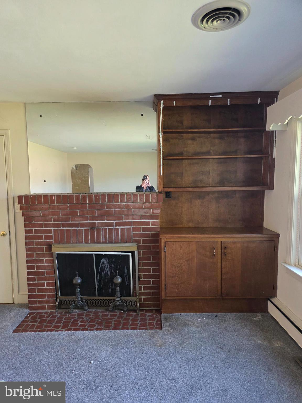 706 East Division Street Dover, DE 19901 - Photo 13 of 16 a close view of fireplace