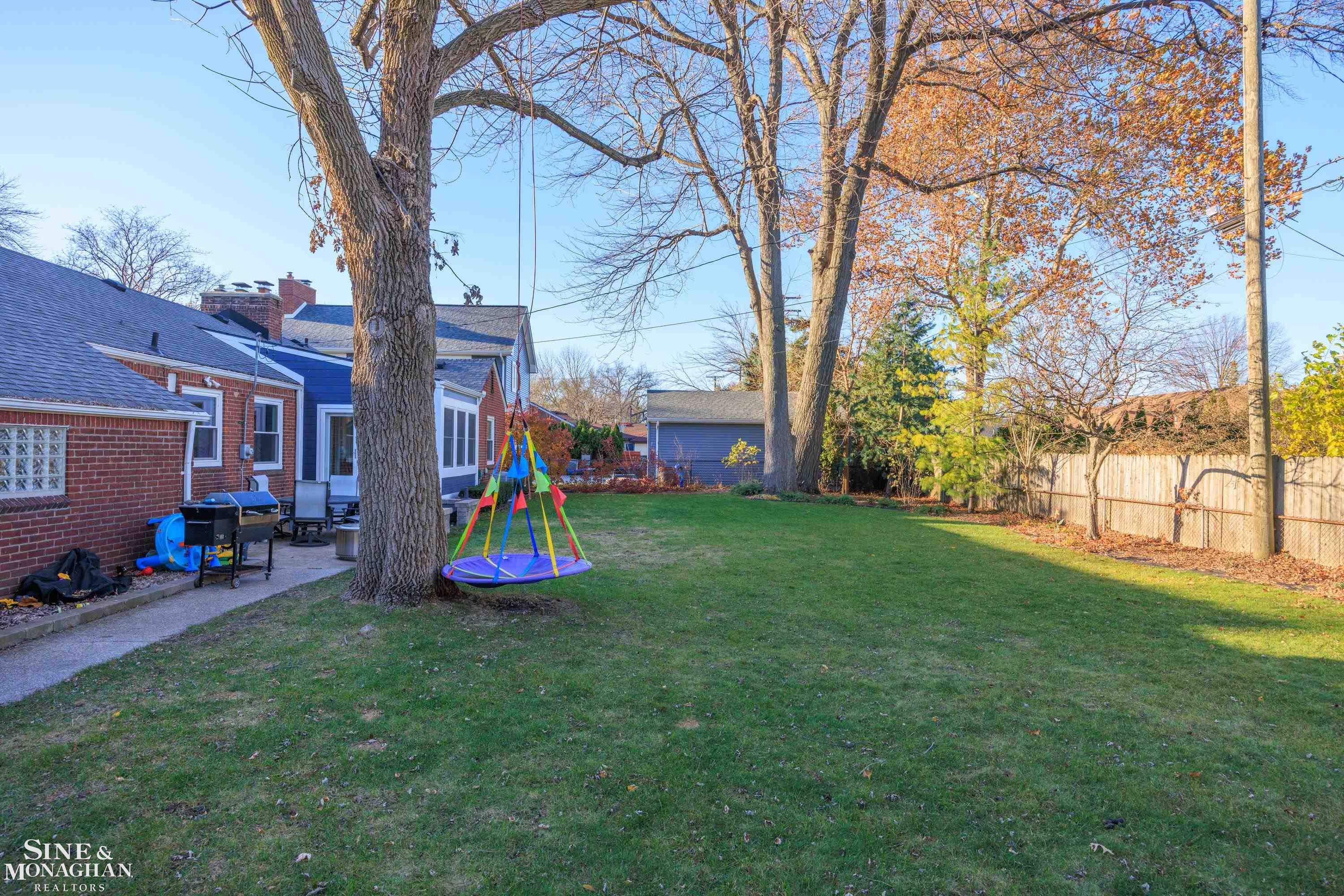 474 Lexington Road Grosse Pointe, MI 48236 - Photo 33 of 62 50162736-aa4ee863-2d16-4cde-9067-4ccb3c12bb83.JPG