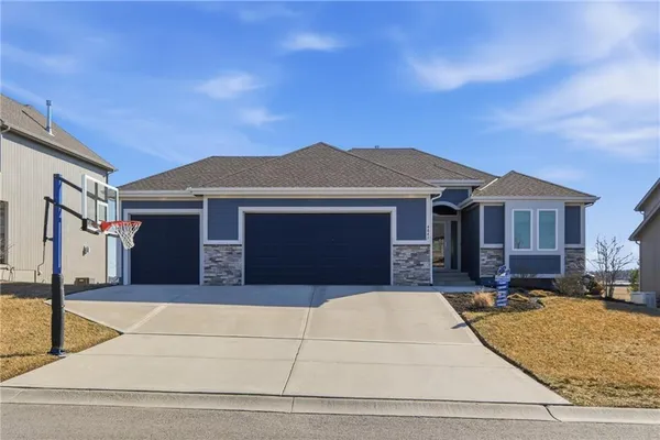 $475,000 | 4841 Shady Bend Road, Leavenworth, KS 66048