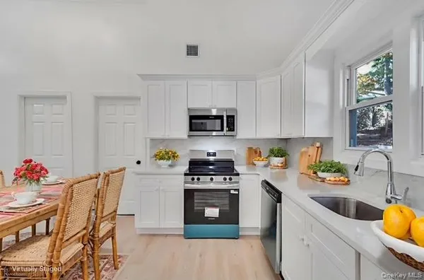 $549,000 | 7 Rosedale Road, Sound Beach, NY 11789