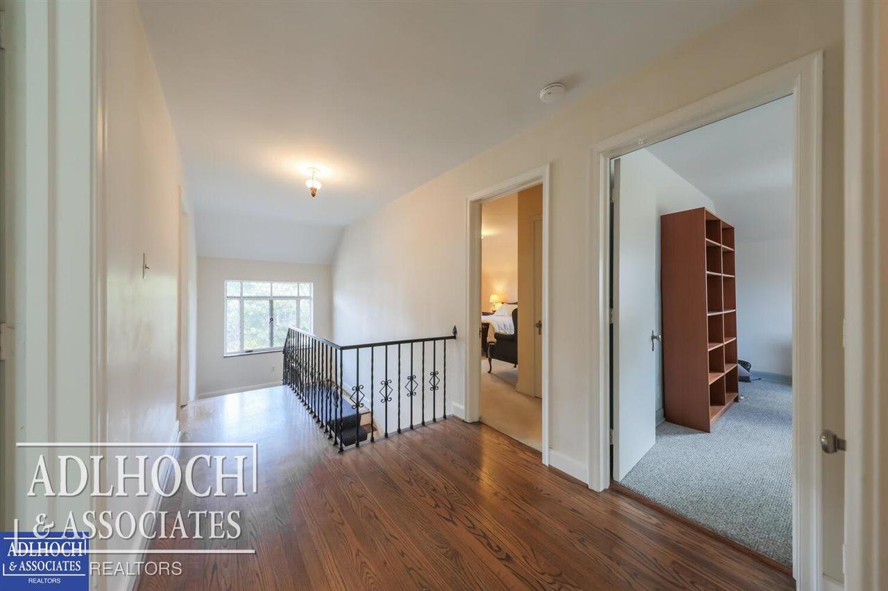 508 Barrington Road Grosse Pointe, MI 48230 - Photo 23 of 39 50070888-22.JPG