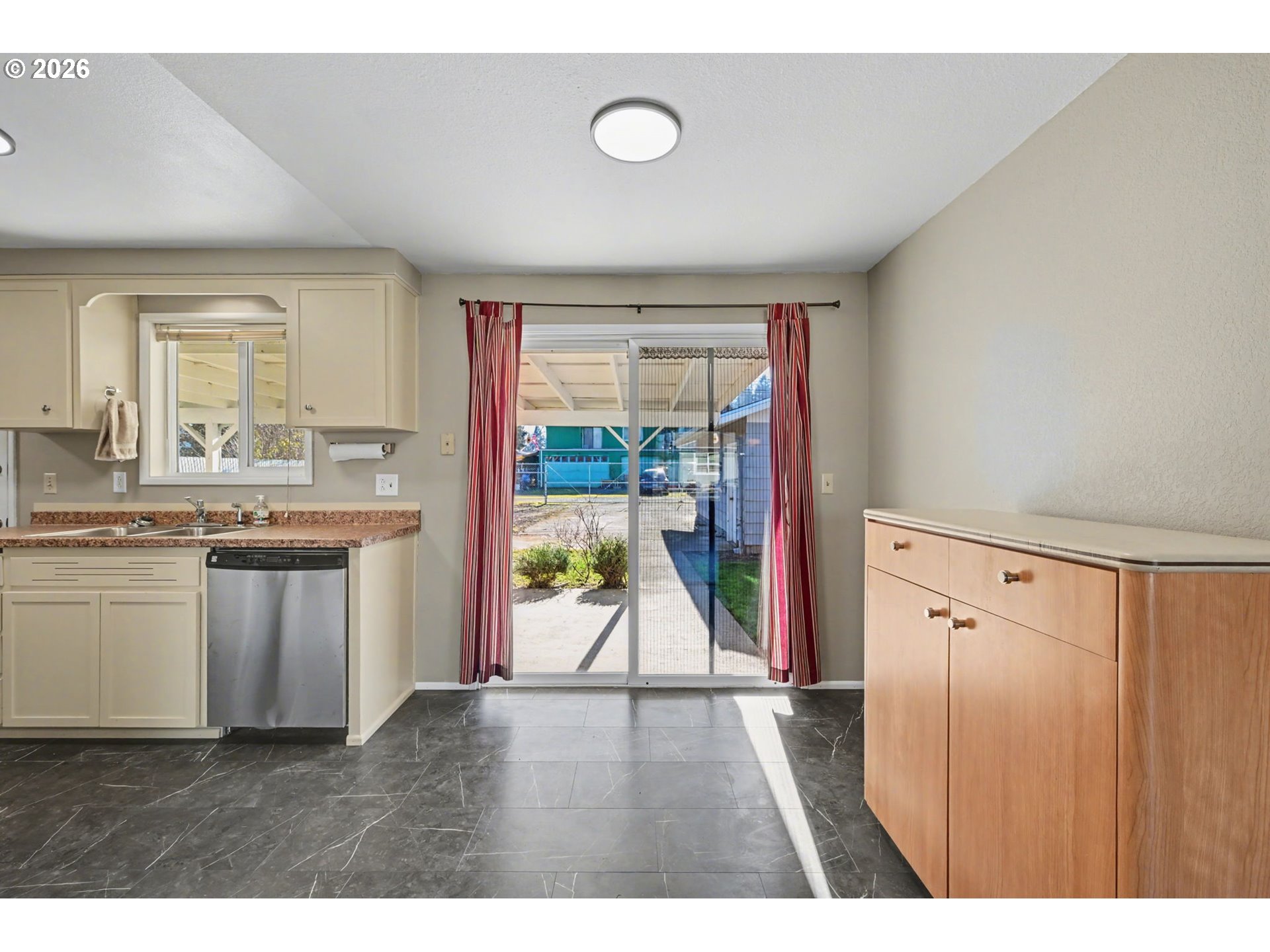 325 West N Street Springfield, OR 97477 - Photo 16 of 44