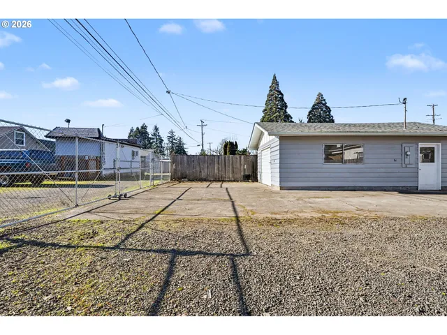 $389,900 | 325 West N Street, Springfield, OR 97477