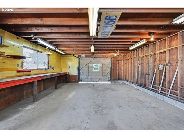 $389,900 | 325 West N Street, Springfield, OR 97477