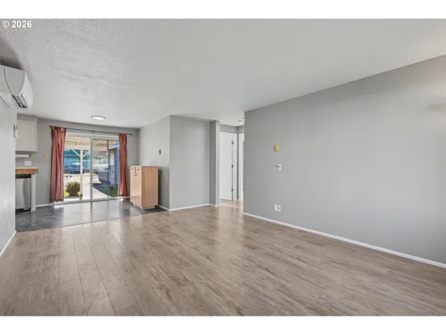 $389,900 | 325 West N Street, Springfield, OR 97477