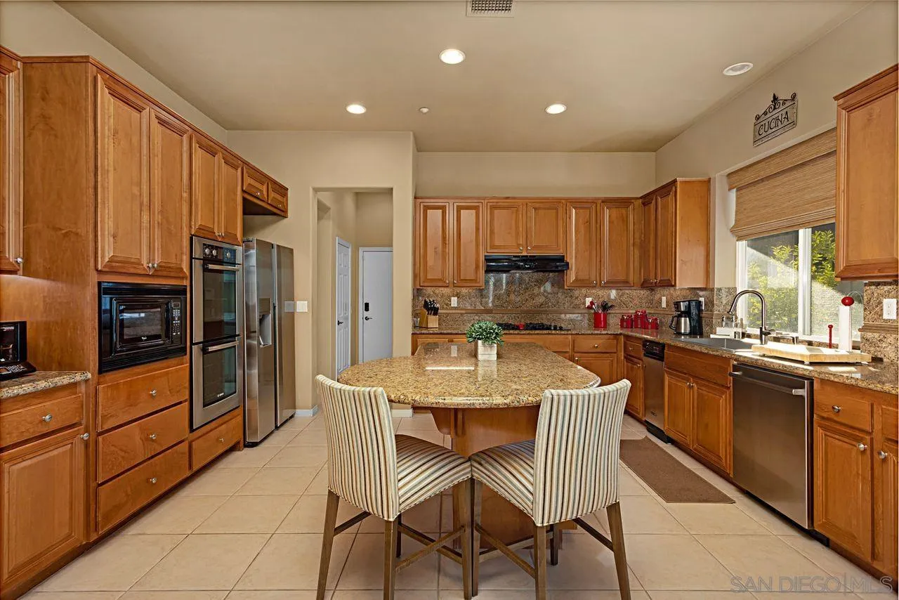 1081 Inverlochy Drive Fallbrook, CA 92028 - Photo 11 of 40 Gallery Image 11