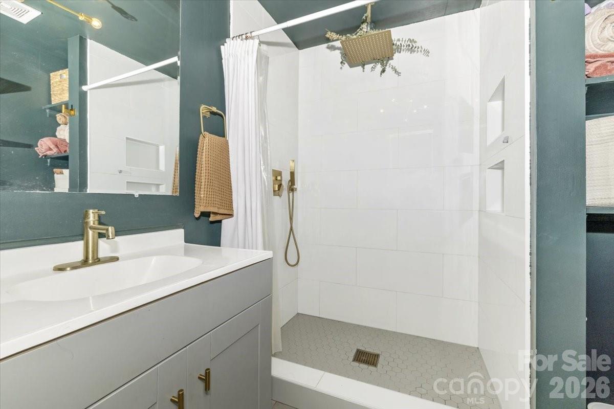 126 Laura Road Mooresville, NC 28117 - Photo 6 of 37 Gallery Image 6