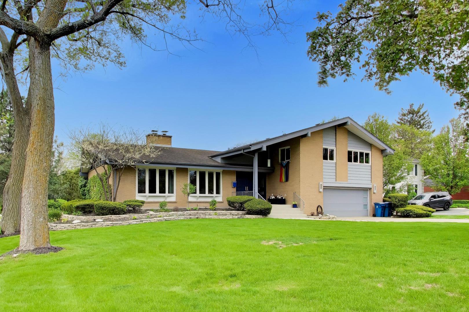 360 South Prospect Avenue Elmhurst, IL 60126 - Photo 1 of 42