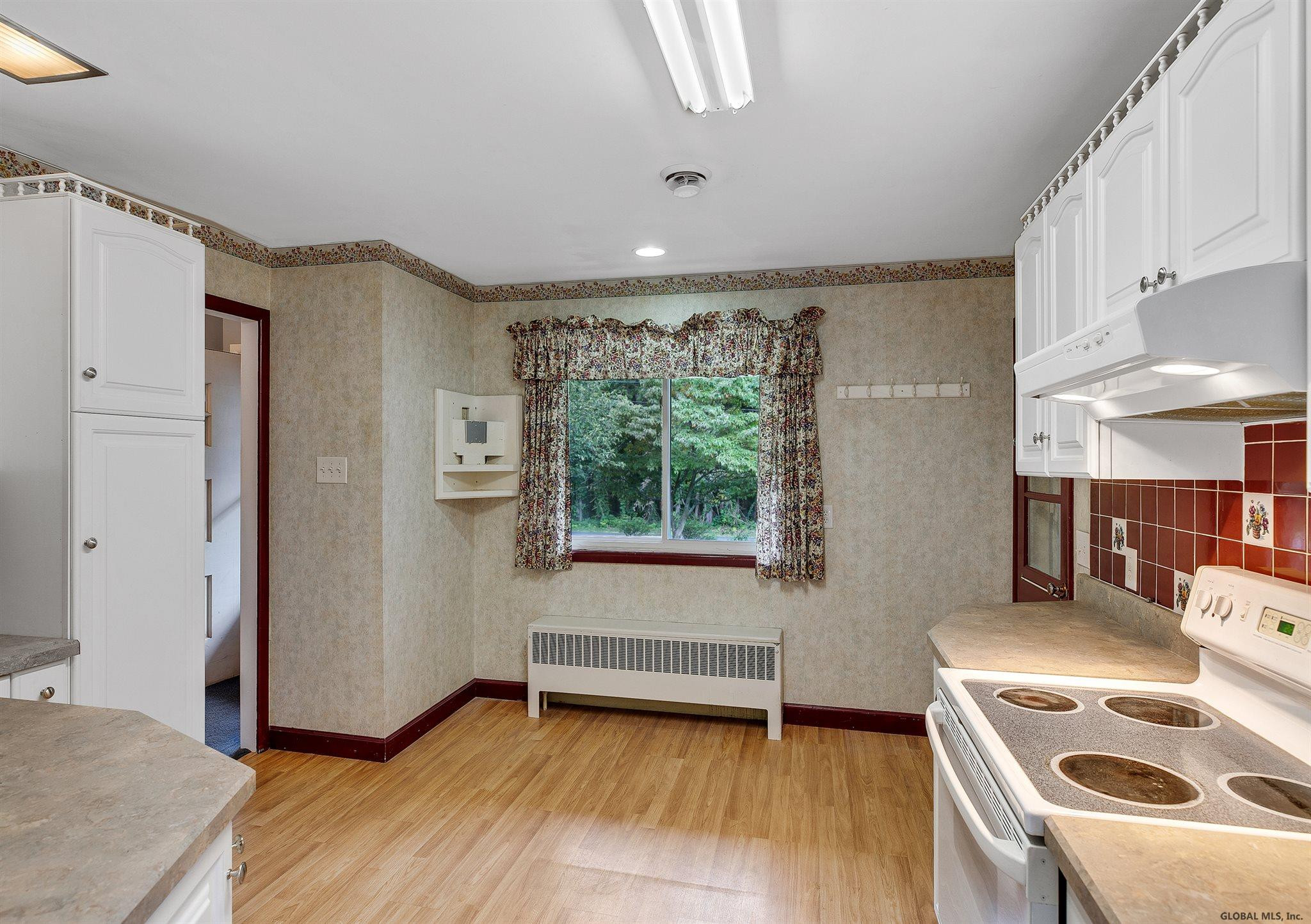 1025 Wtry Road Niskayuna, NY 12309 - Photo 4 of 32 Photo 4