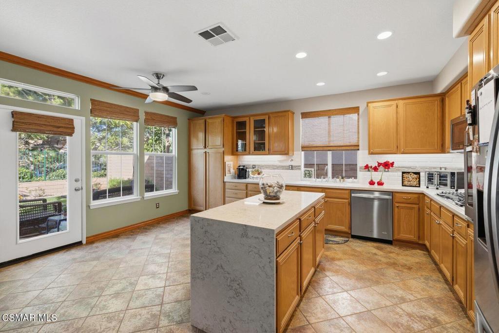 139 Park Hill Road Simi Valley, CA 93065 - Photo 11 of 36