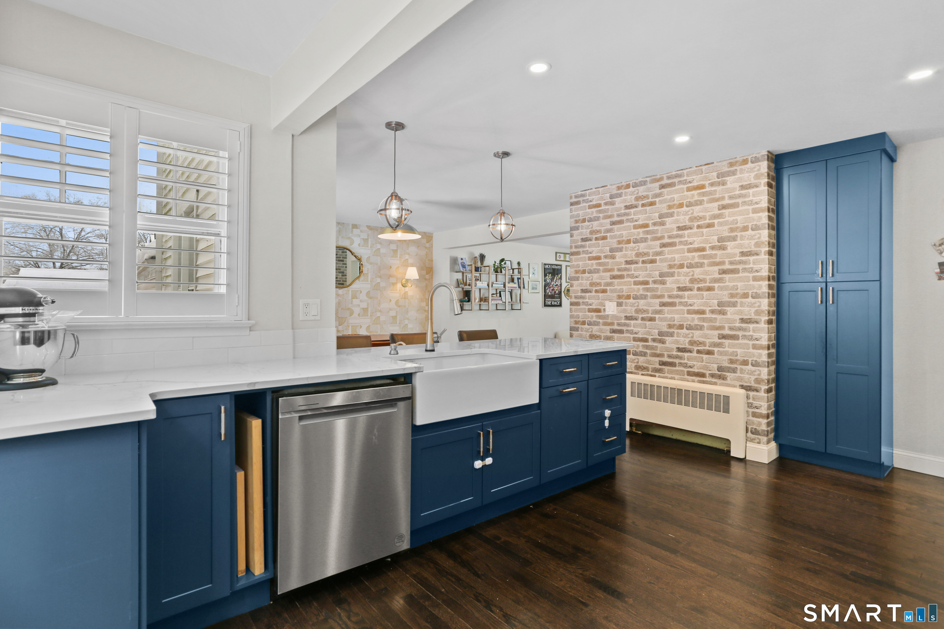 1470 Stratfield Road Fairfield, CT 06825 - Photo 16 of 39