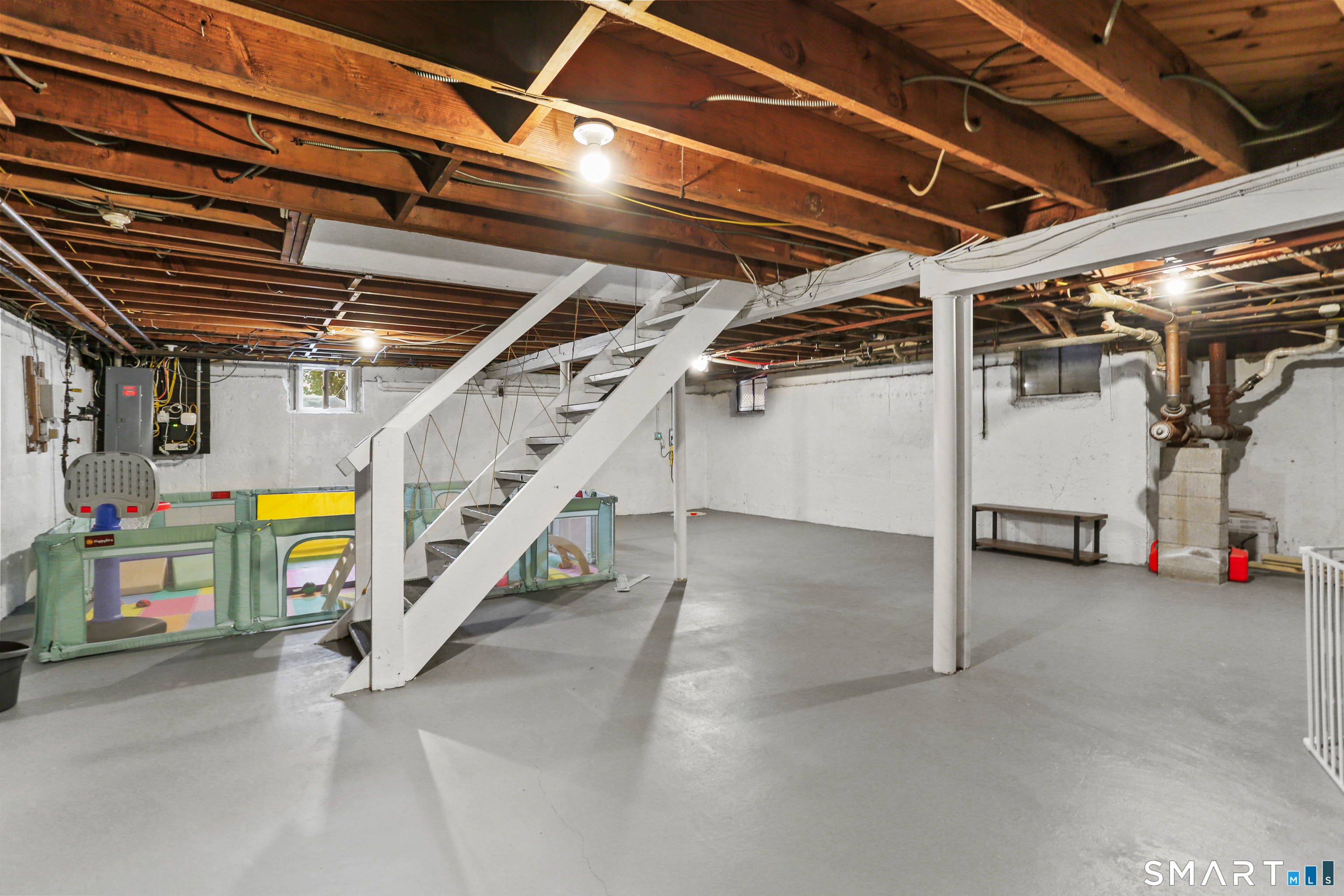 1470 Stratfield Road Fairfield, CT 06825 - Photo 33 of 39