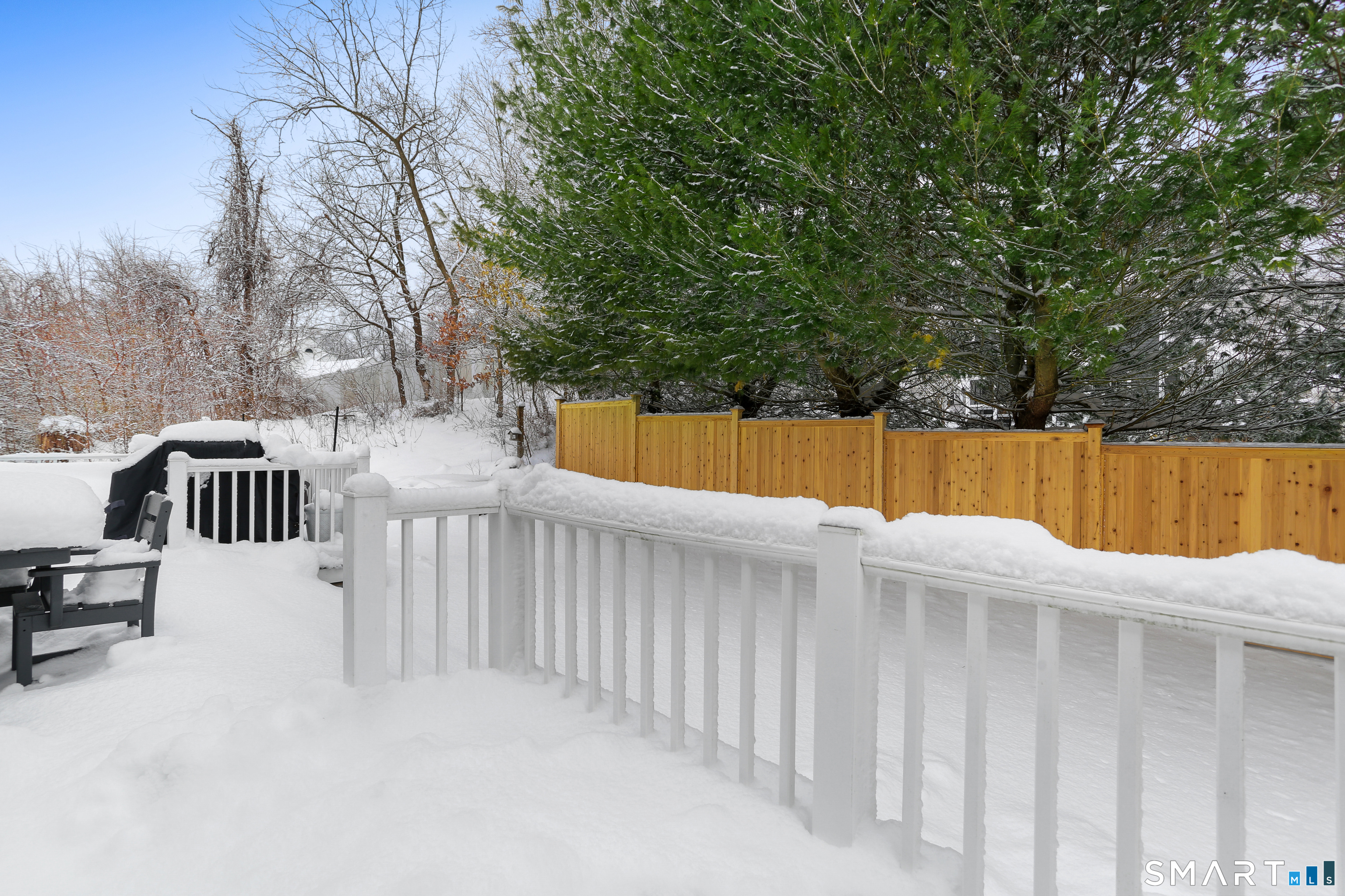 1470 Stratfield Road Fairfield, CT 06825 - Photo 35 of 39