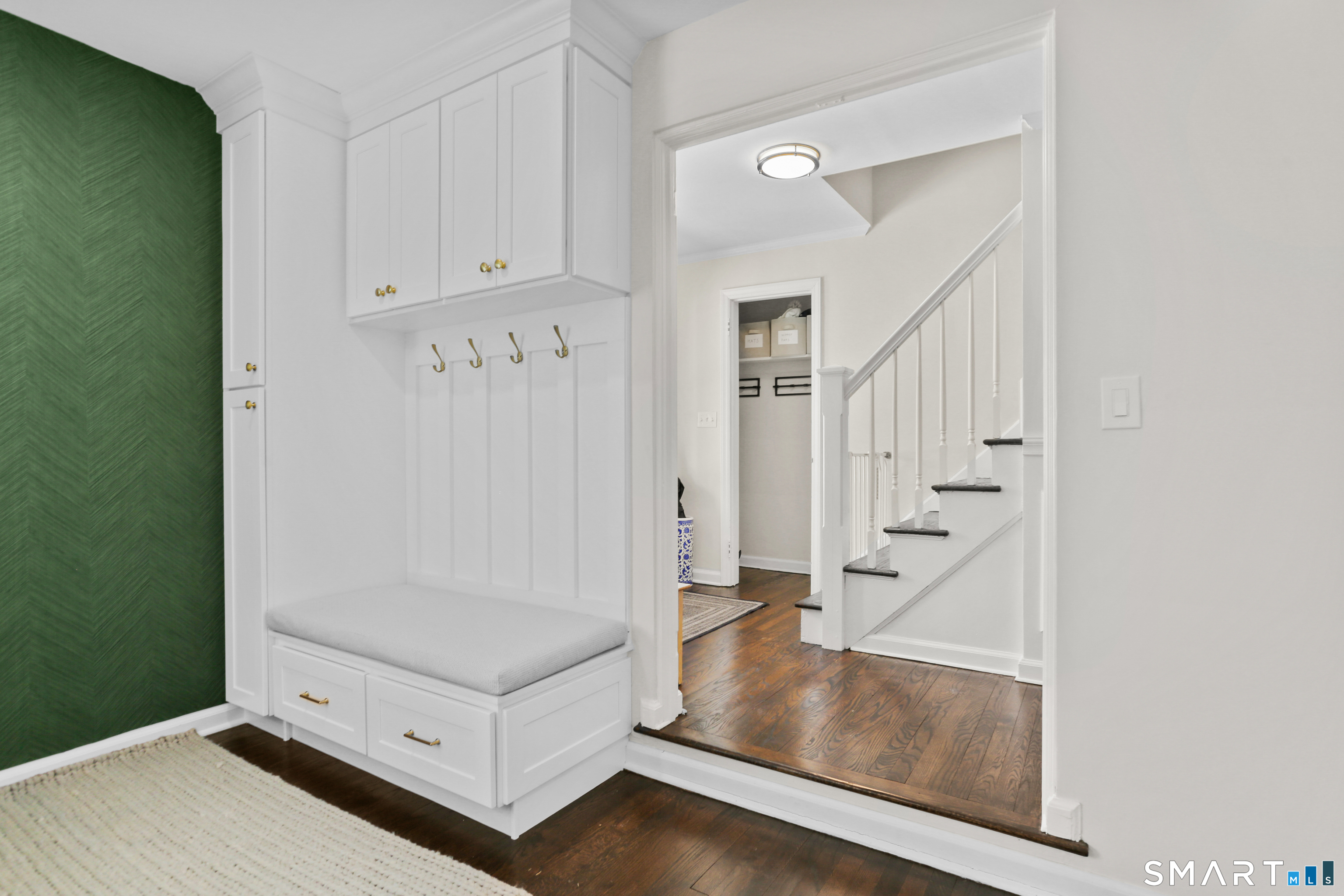 1470 Stratfield Road Fairfield, CT 06825 - Photo 9 of 39