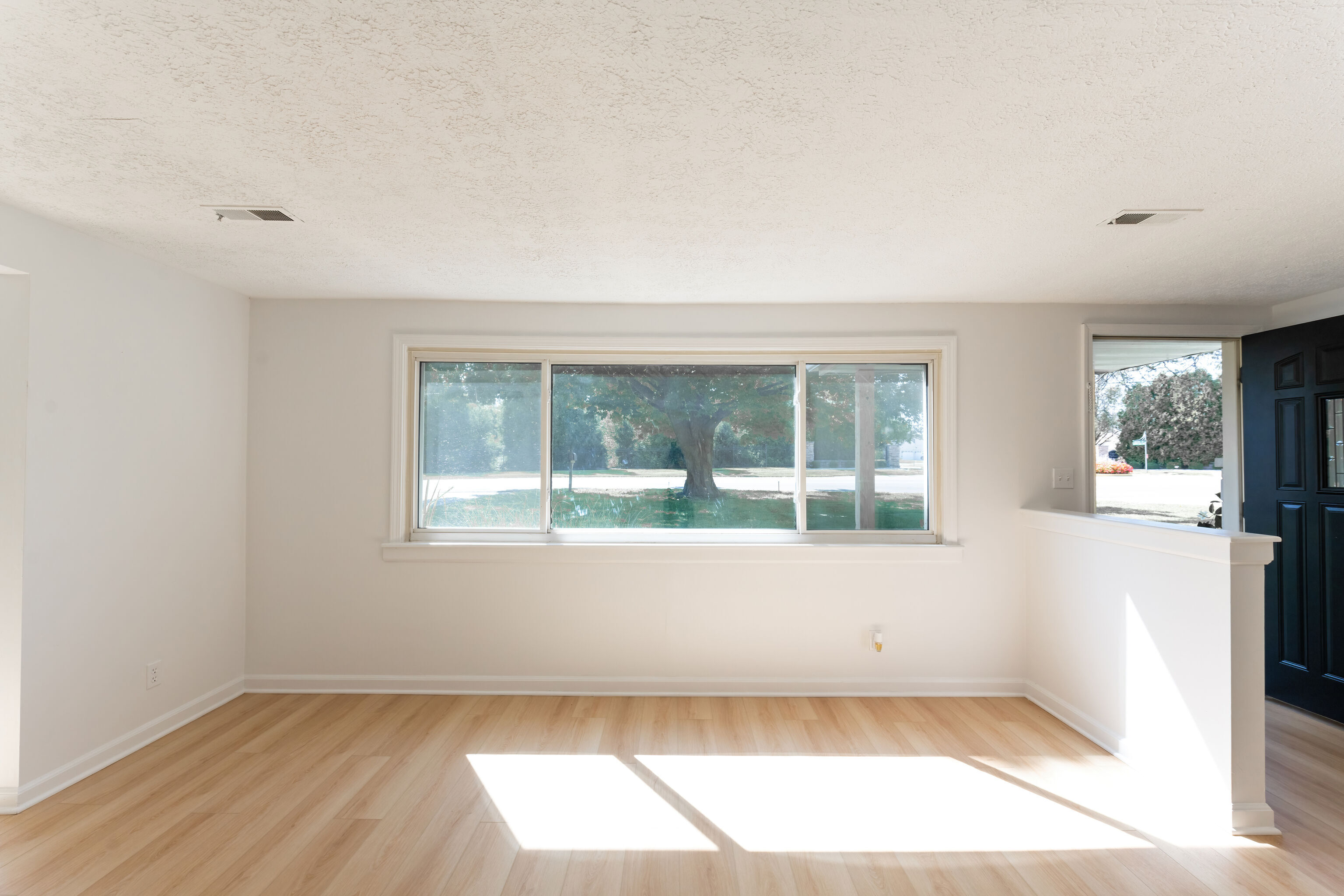 1949 North Raceway Road Indianapolis, IN 46234 - Photo 4 of 52