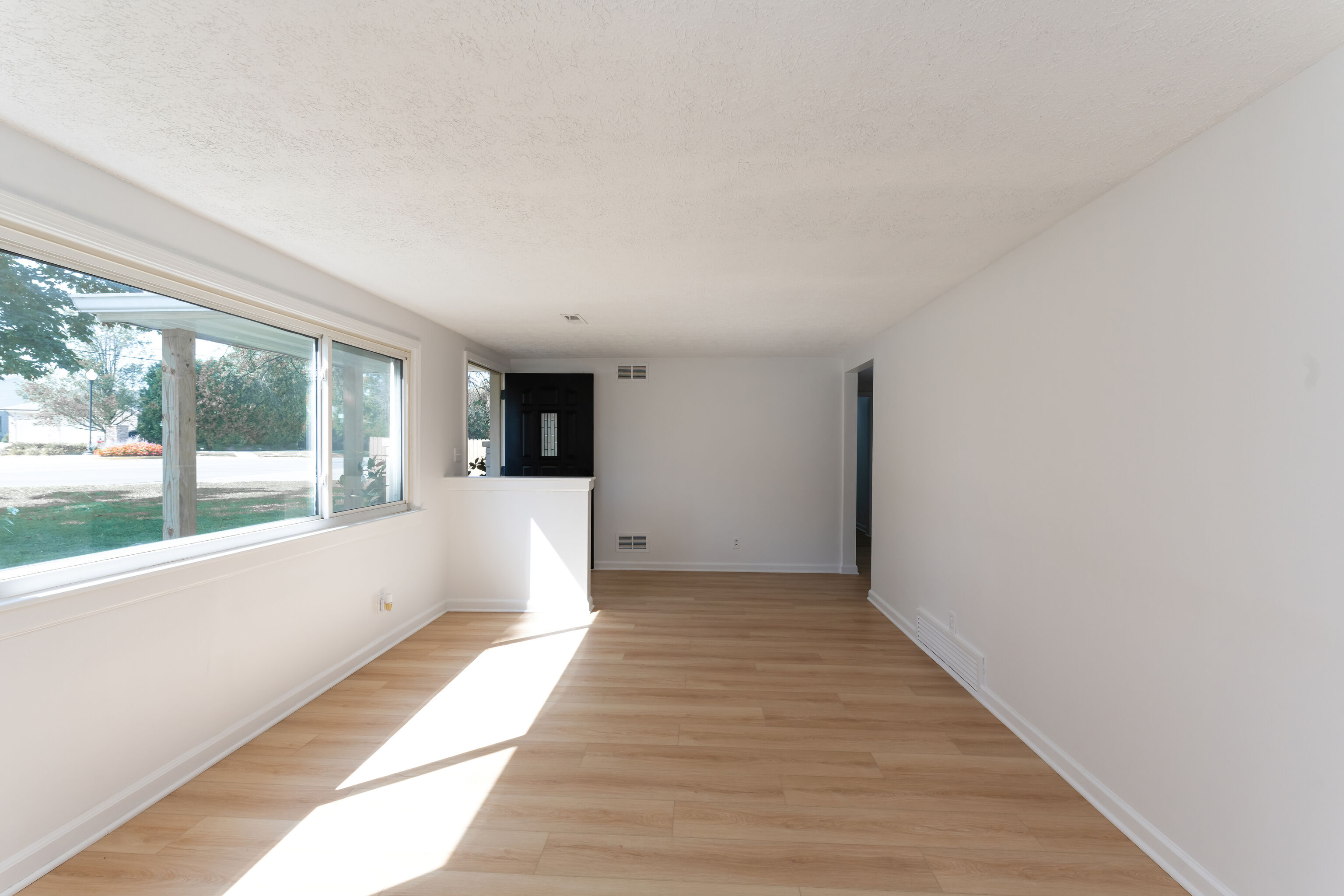 1949 North Raceway Road Indianapolis, IN 46234 - Photo 6 of 52