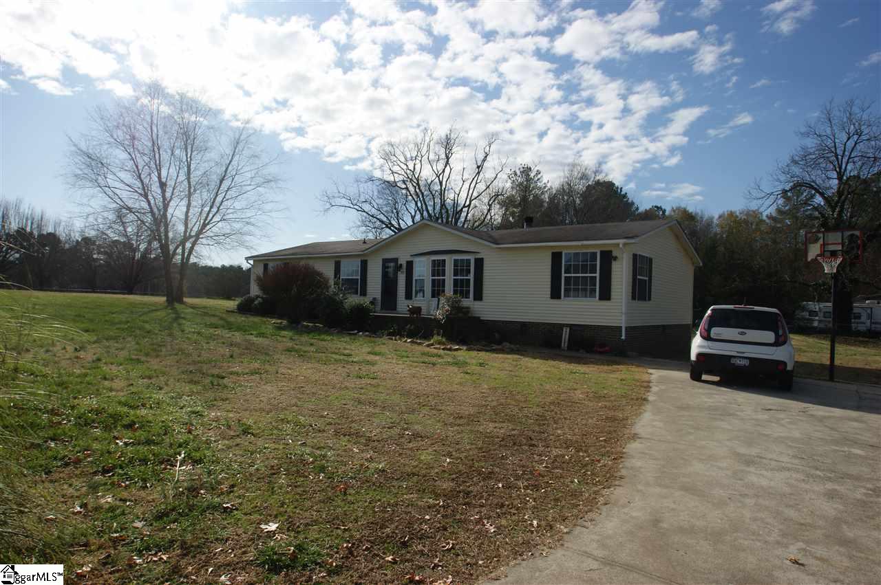 39 Gossett Road Gray Court, SC 29645 - Photo 1 of 18 Gallery Image 1
