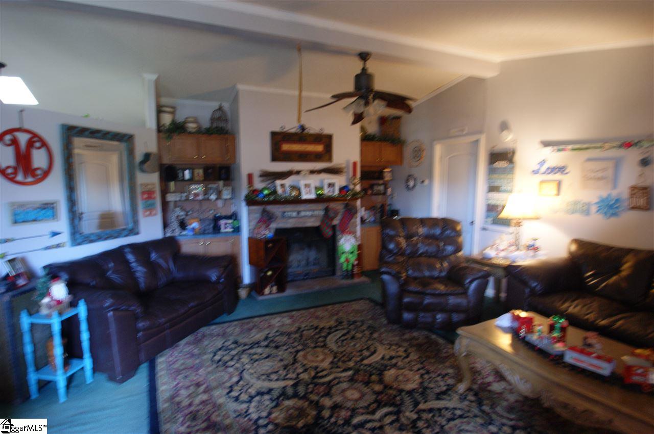 39 Gossett Road Gray Court, SC 29645 - Photo 2 of 18 Gallery Image 2