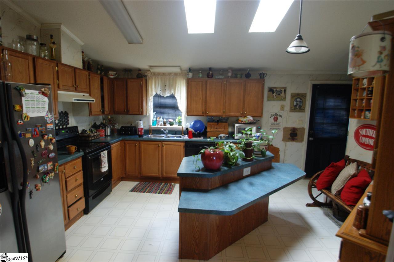 39 Gossett Road Gray Court, SC 29645 - Photo 4 of 18 Gallery Image 4