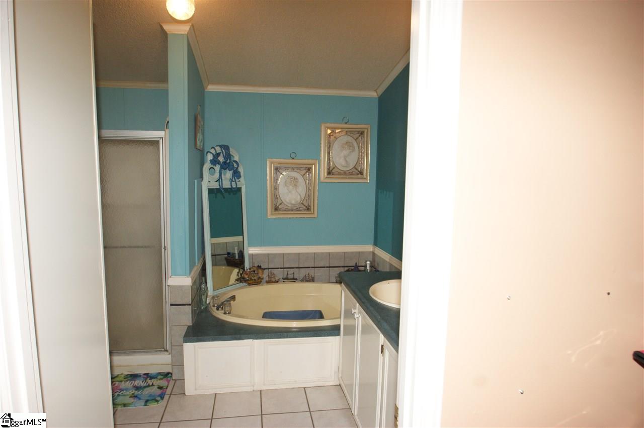 39 Gossett Road Gray Court, SC 29645 - Photo 6 of 18 Gallery Image 6