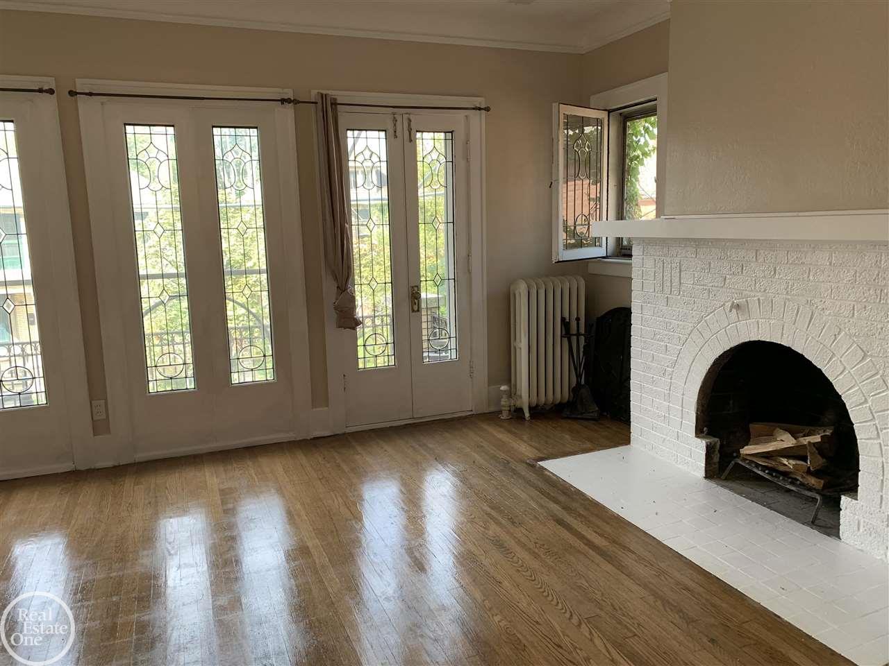 912 Nottingham Road Grosse Pointe, MI 48230 - Photo 7 of 30 50053448-6.JPG